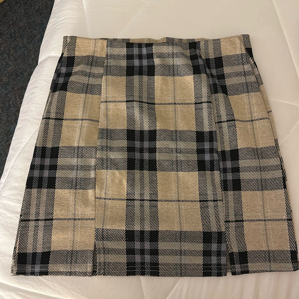 Women’s Plaid Skirt size M